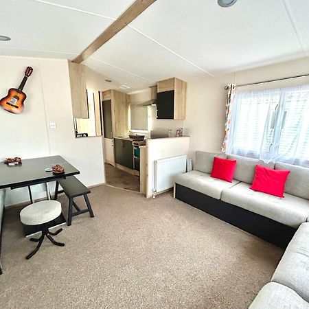 Verbjam 6 Berth Caravan Holiday St Osyth كْلانكتون أون سي المظهر الخارجي الصورة