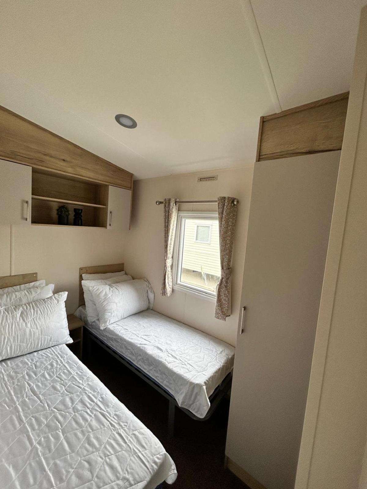 Verbjam 6 Berth Caravan Holiday St Osyth كْلانكتون أون سي المظهر الخارجي الصورة