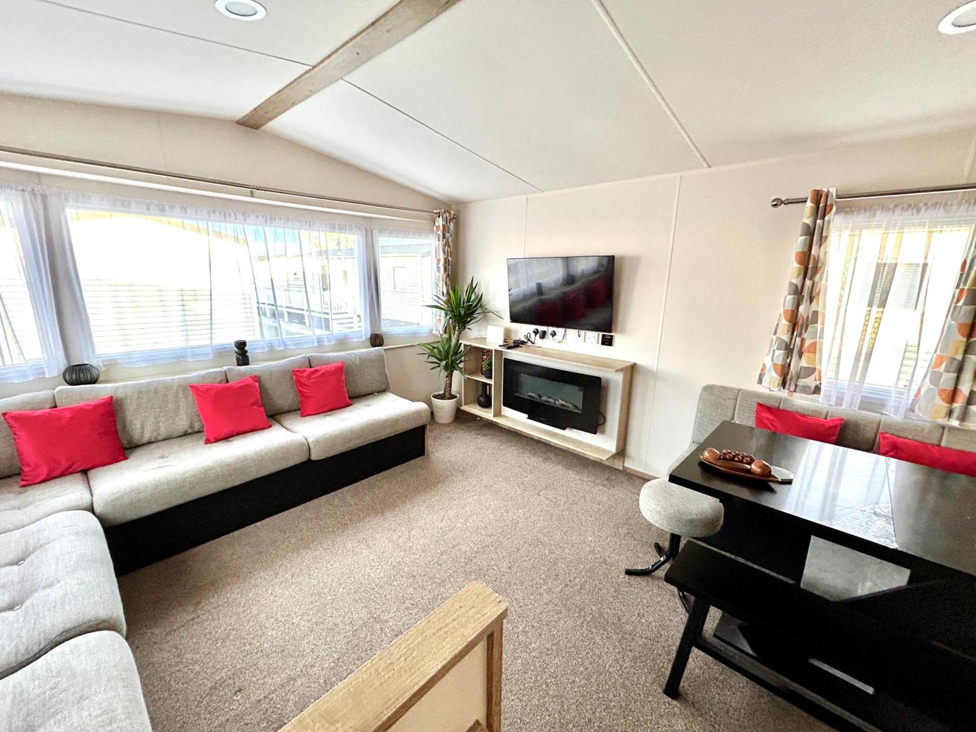 Verbjam 6 Berth Caravan Holiday St Osyth كْلانكتون أون سي المظهر الخارجي الصورة